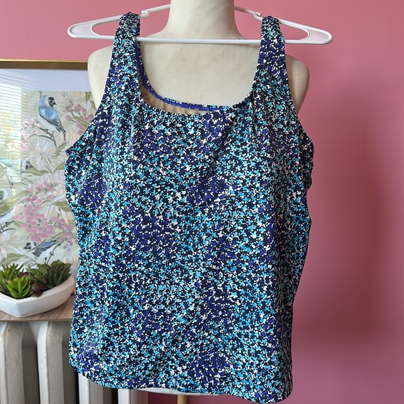 L.L. Bean Women's Blue and White Tankini Top Size 18W - Picture 1 of 7